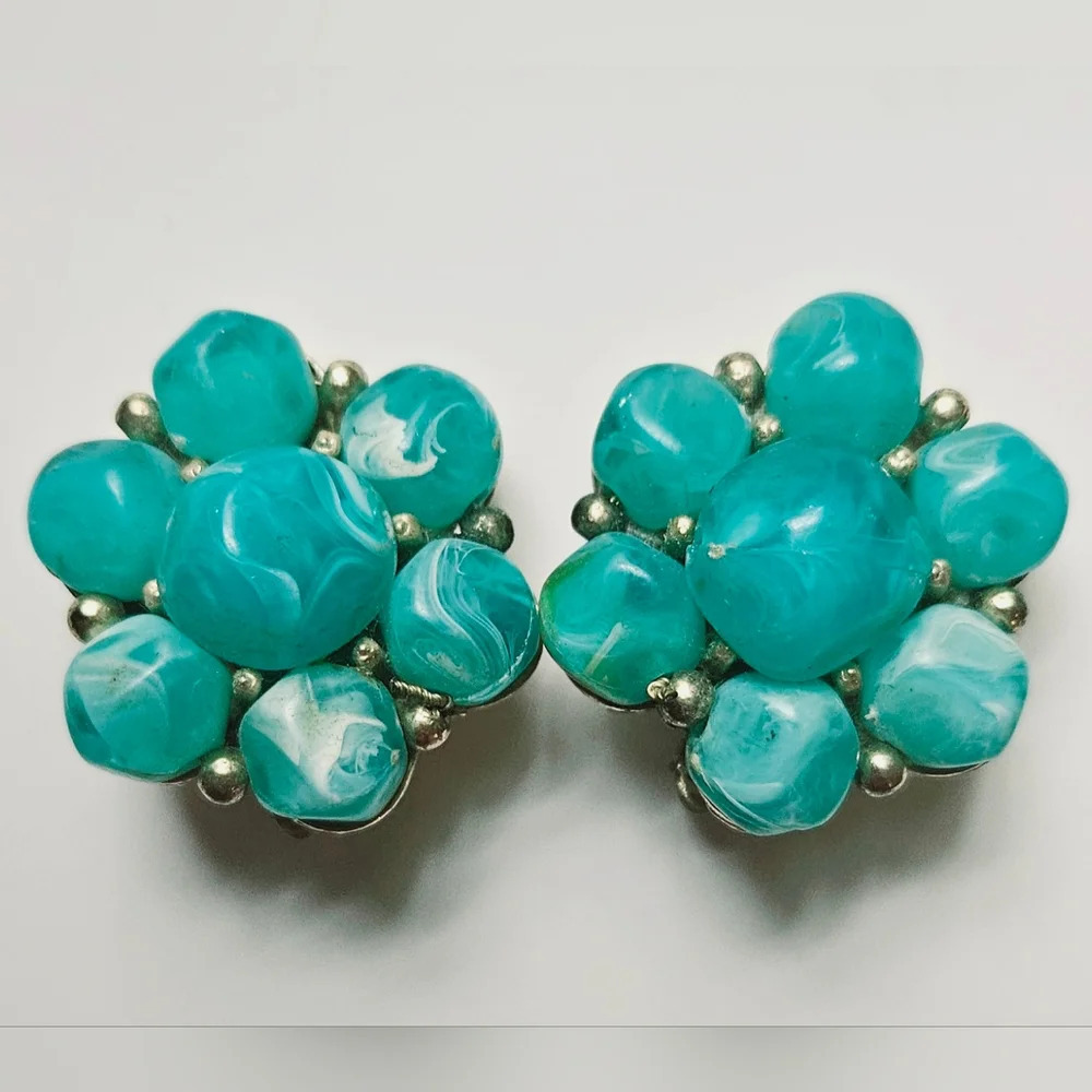 Vintage Kramer Floral Flower Gold Tone Clip on Earrings Turquoise Blue Color